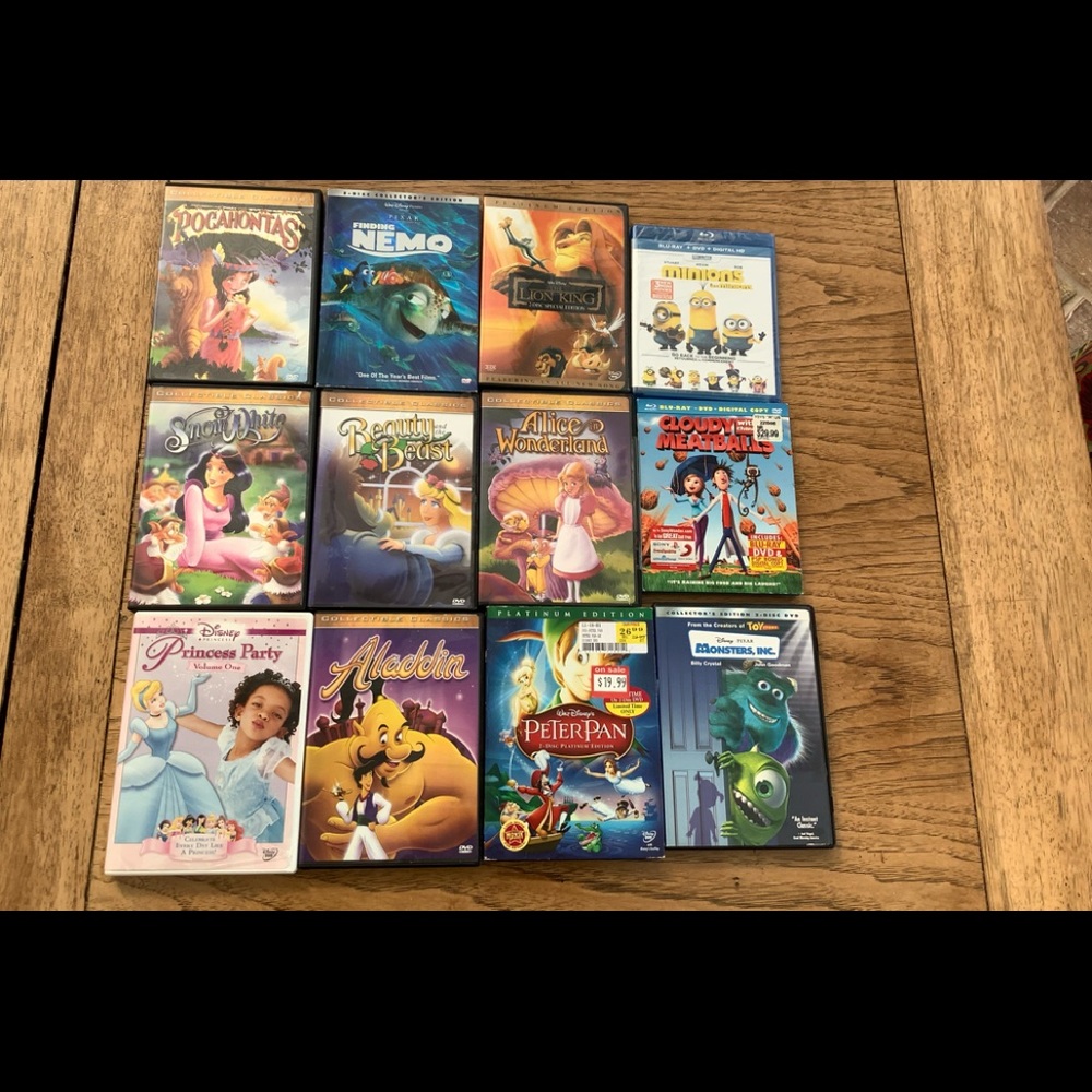 Disney, Universal and Pixar dvd movie bundle - Picture 1 of 2